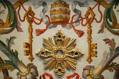 Audio Guided Tour of St. Peter's Basilica - How the QR Audio Guide Works Inside the Basilica