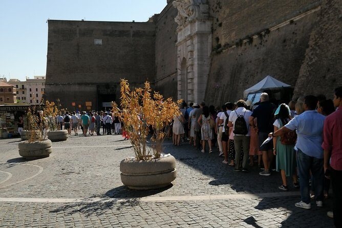 Best of the Vatican Museum's ~ Sistine Chapel No Line Guided Tour - Group Size, Pace, and Meeting Point: The Practical Stuff