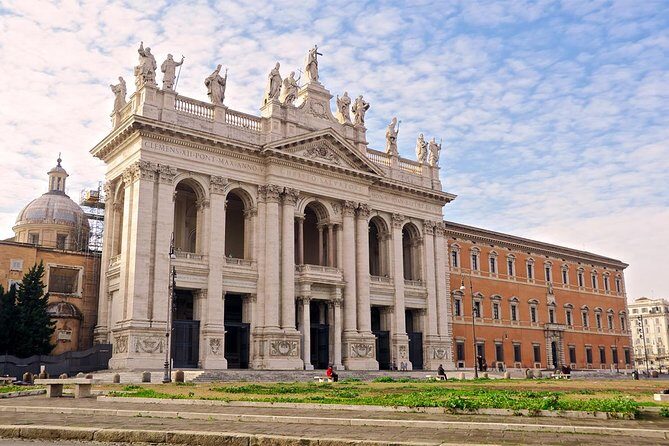 Catacombs, Vatican Museums, Sistine Chapel and Roman Basilicas Private Tour - Catacombe di San Callisto: the underground start that changes how you see Christianity