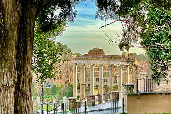 Colosseum,Vatican Museum & Sistine Chapel in One Day Guided Tour - Entering the Colosseum: history you can picture, not just read