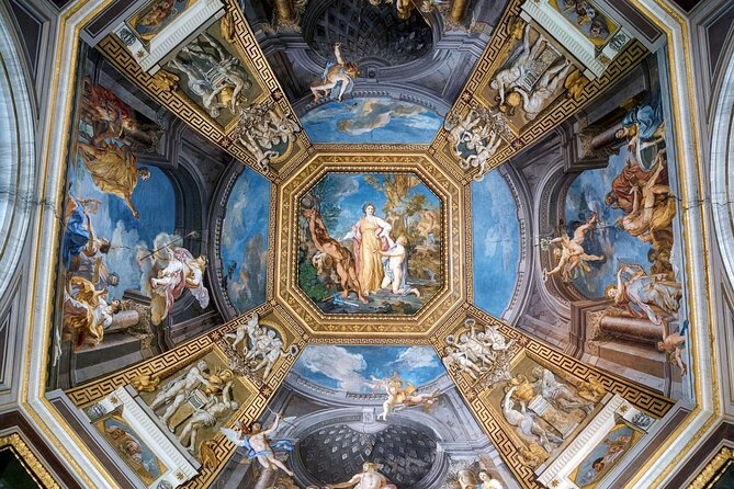 Exclusive Sunday Tour of the Vatican Museums & Sistine Chapel - Walking, pacing, and what “staying together” feels like