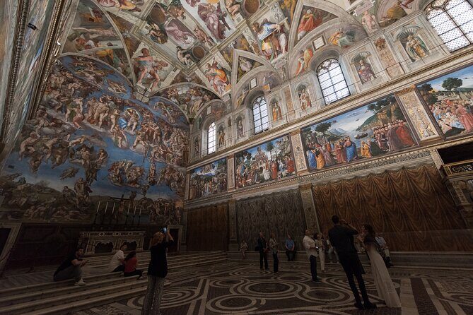 Fast track: Vatican Museums, Sistine Chapel Guided and St. Peter's Basilica Tour - St. Peter’s Basilica finale: priority entry and the must-see moments