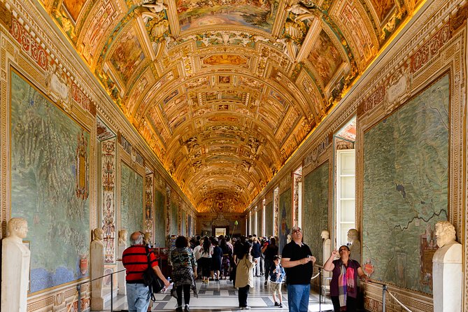 Guided tour of Vatican Museums and Sistine Chapel - Gallery of Maps: How Pope Gregory XIII Sponsored a Visual World