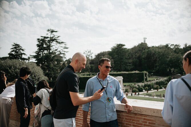 Guided Vatican Museums & Sistine Chapel Skip the Line Tour - Guide quality and headsets: when the tour clicks