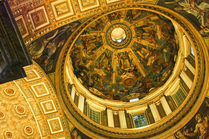 Private Tour Vatican Museums & Sistine Chapel Skip the line - Meeting at Gyash Tours and handling the security reality