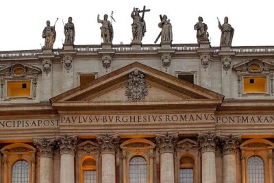 PRIVATE Vatican, Sistine Chapel & St. Peter's Basilica (shortcut) - Vatican Museums: the 1 hour 40 minutes that sets the tone