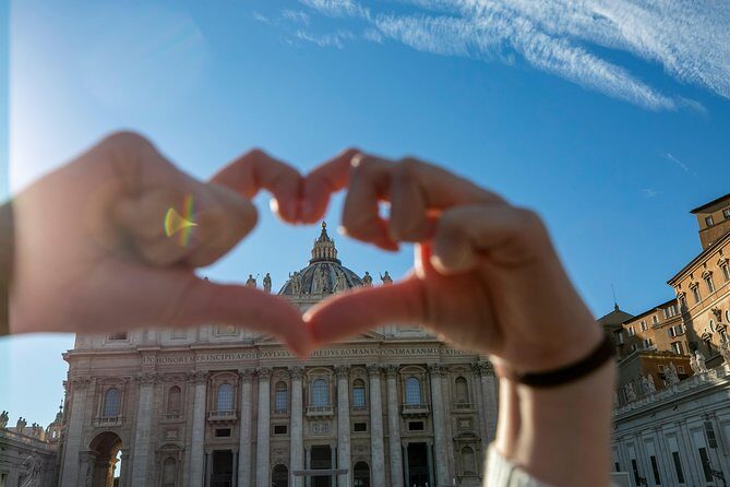 Private Vatican Tour with Sistine Chapel, Fast-Access Tickets - Getting In Fast: Private Skip-the-Line Start at Viale Vaticano