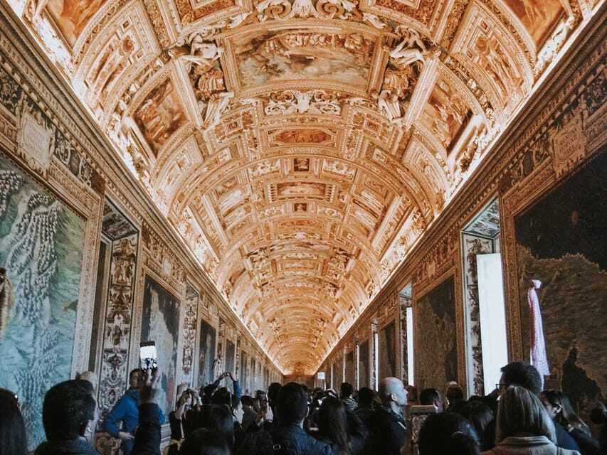 Rome: Early Vatican Museums & Sistine Chapel Tour - Gallery of Tapestries: a visual pause before the Sistine Chapel