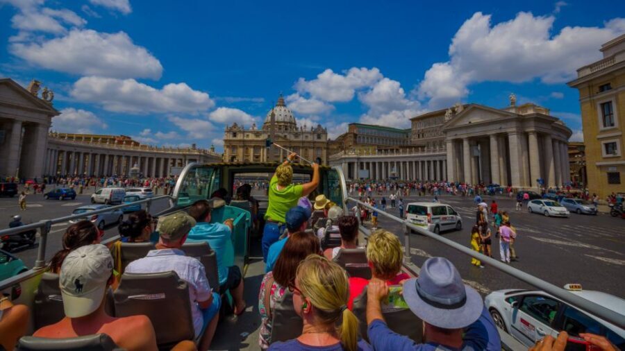 Rome: Hop-on-Hop-off Bus with Vatican and Sistine Chapel - Fast-Track Vatican Start at the Discovery Live tours Meeting Point