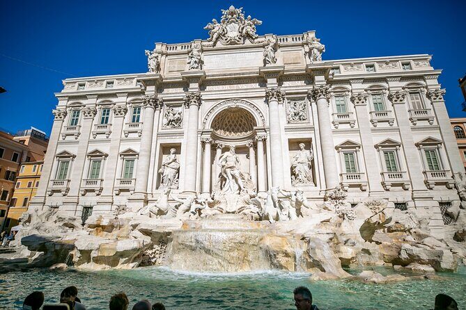 Rome in 2 days tour including Colosseum, Trevi Fountain and Sistine Chapel - Day 1 historic center walk: Trevi, Piazza Navona, and the Pantheon
