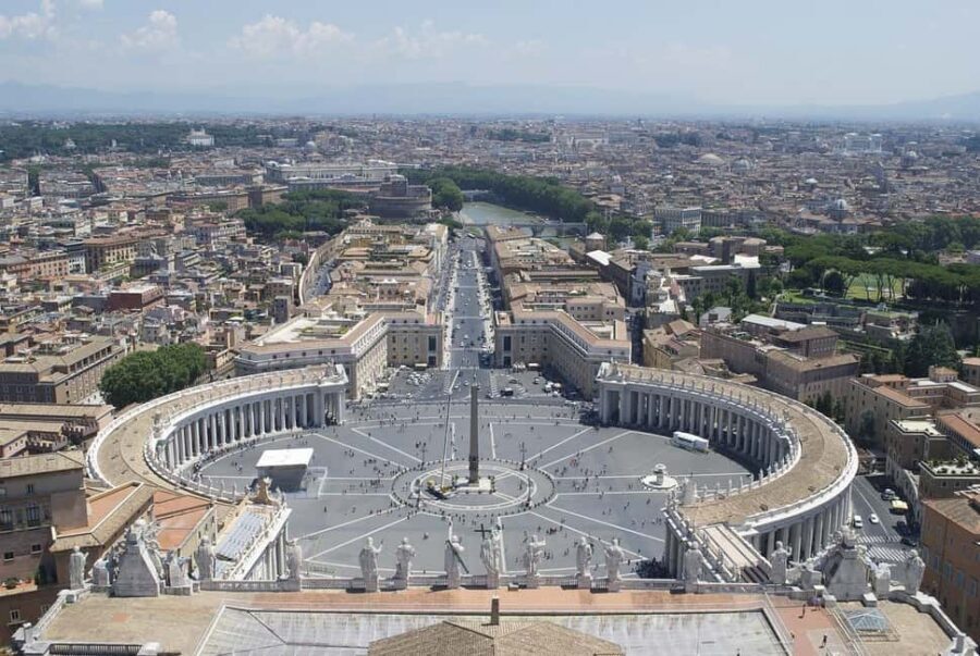 Rome: Ticket and Tour Vatican Museum and Sistine Chapel - Guide Languages and How to Judge the Experience on the Day