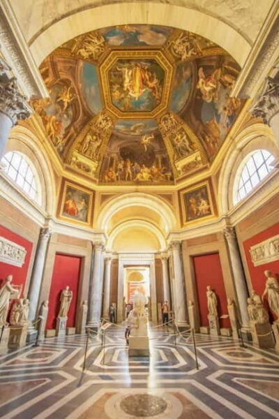 Rome: Vatican Museum & Sistine Chapel Skip-the-Line Tickets - Before you go: IDs, dress code, and the no-bag reality