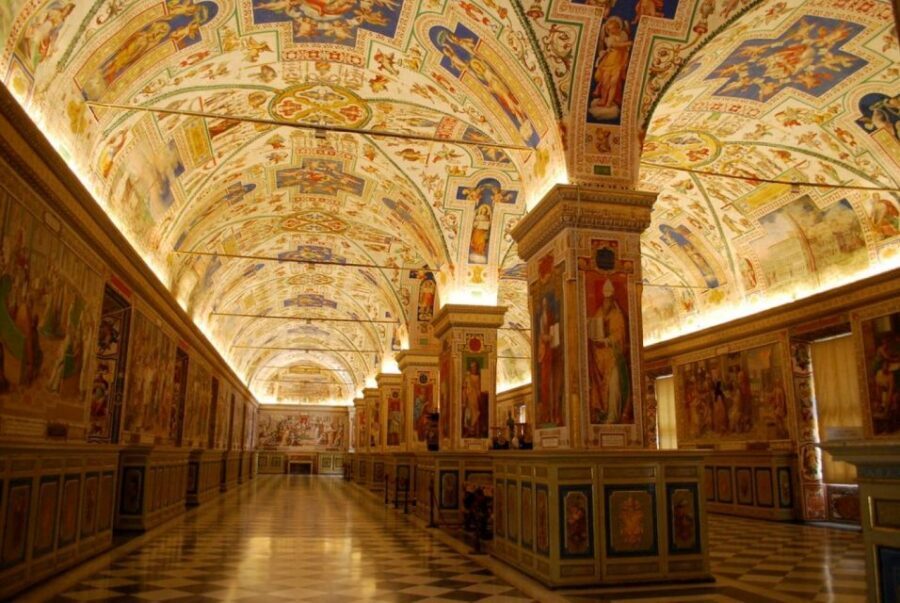 Rome: Vatican Museums and Sistine Chapel Guided Tour - Comfort checklist: what to wear and what to leave behind