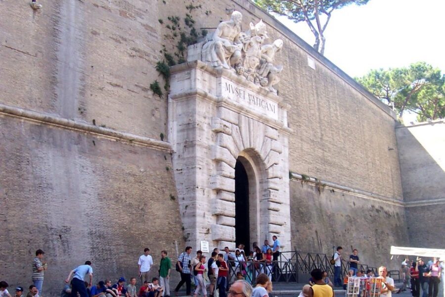 Rome: Vatican Museums and Sistine Chapel Small Group Tour - Raphael Rooms: why this stop is often rushed (but you won’t be)