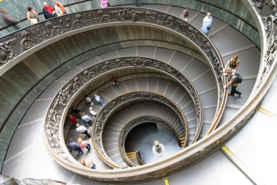 Rome: Vatican Museums and Sistine Chapel Small Group Tour - Sistine Chapel: how to look at Michelangelo with a plan