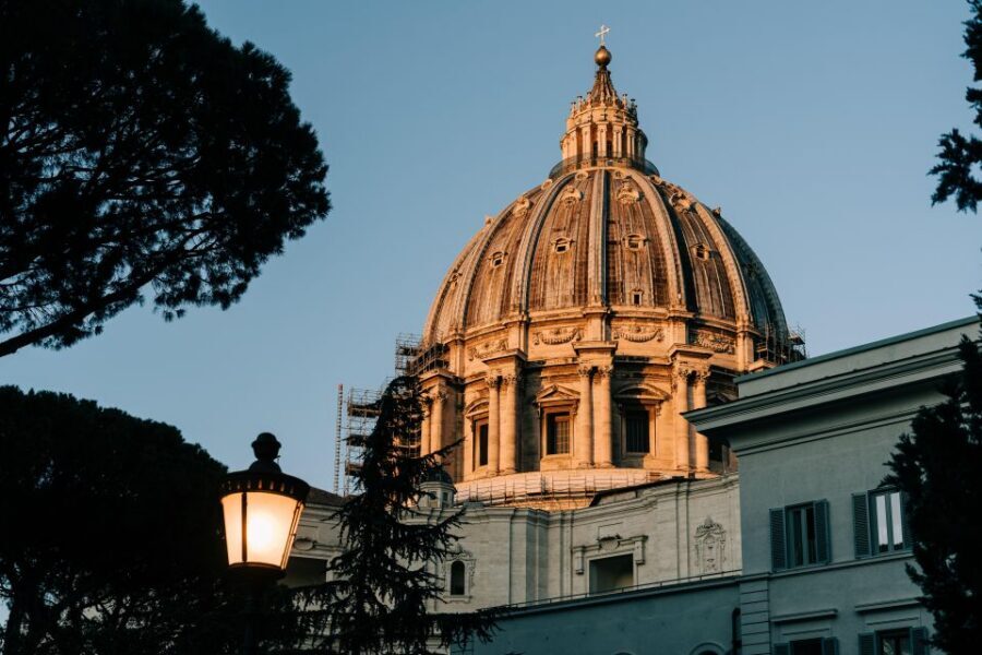 Rome: Vatican Museums, Sistine Chapel & Basilica Guided Tour - What to wear and bring so entry doesn’t get messy