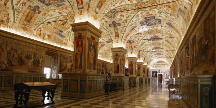 Rome: Vatican, Sistine Chapel & St. Peter's Basilica Tour - Gallery of Maps and Tapestries: what you should look for