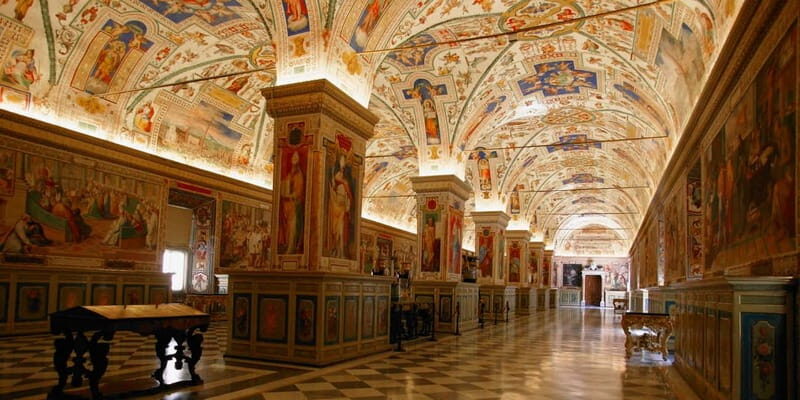 Rome: Vatican, Sistine Chapel & St. Peter's Basilica Tour - Meeting points and the “start clean” advantage