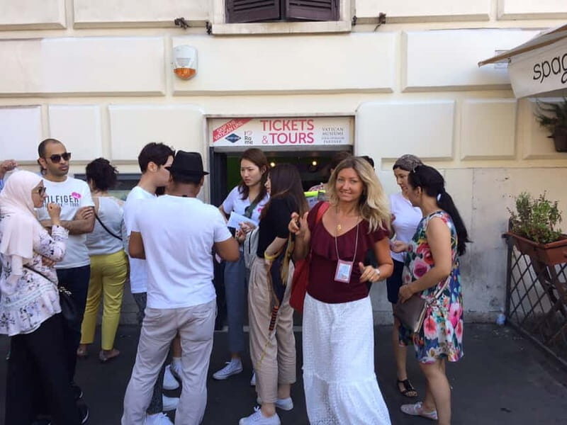 Semiprivate Guided Tour of Vatican Museums & Sistine Chapel - Price and value: why this one costs more (and when it pays off)