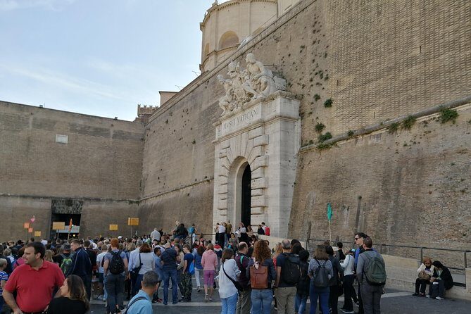 Skip-The-Line: Sistine Chapel & Vatican Tour with A Guide - Meeting on Via Germanico: a straightforward start