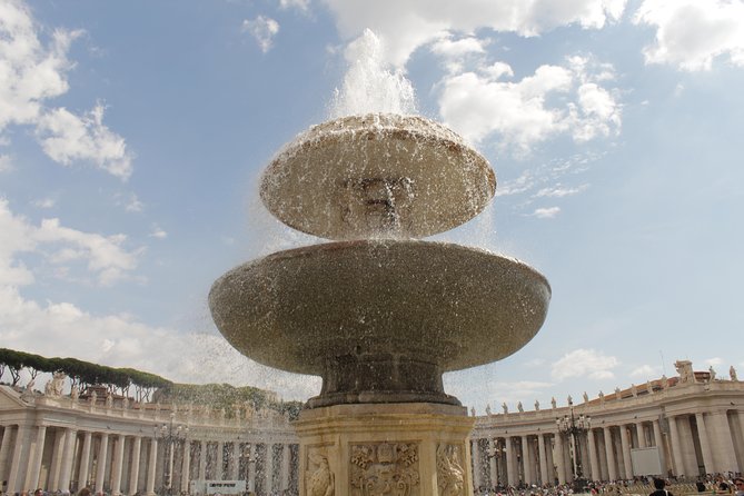 Skip the line Vatican Museum and Sistine Chapel Guided Tour - English Guidance, Small Groups, and the Reality of Headsets