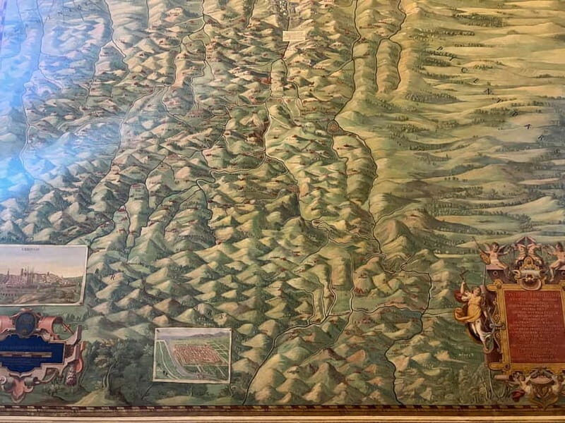 Skip-The-Line Vatican Museum, Galleries & Sistine Chapel - Small group of 10: calmer start, but you still must handle the crowd