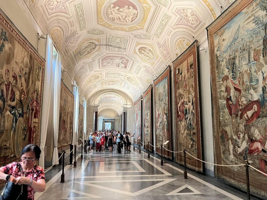 Skip-The-Line Vatican Museum, Sistine Chapel & Basilica Tour - Headsets, audio, and the crowd problem