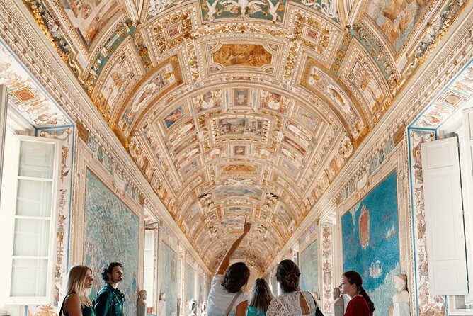 Skip The Line: Vatican Private Tour with Sistine Chapel - St. Peter’s Basilica: Pietà, Baldacchino, and a Highlights Finish
