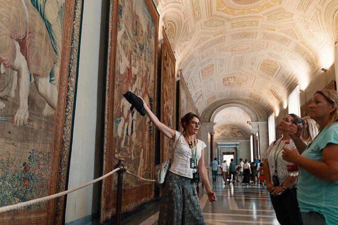 Vatican at Night: Sistine Chapel & Vatican Museums (Vatican Private Tour) - Sistine Chapel: 30 minutes that actually lets you look