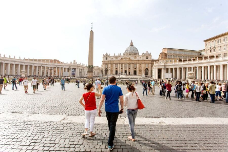 Vatican City: Skip-the-Line Vatican Museums & Sistine Chapel - Vatican Museums: how a guided route turns 1,200 rooms into a manageable plan