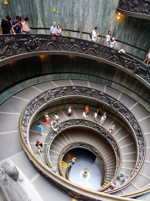 Vatican City: Vatican Museum and Sistine Chapel Guided Tours - Raphael rooms and Renaissance hanging art: where the storytelling sharpens