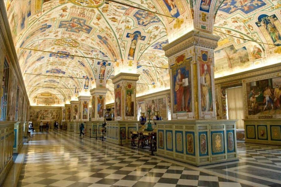 Vatican : Guided Tour Vatican Museums and Sistine Chapel - Sistine Chapel: Short Time, Big Impact (Dress Code Included)