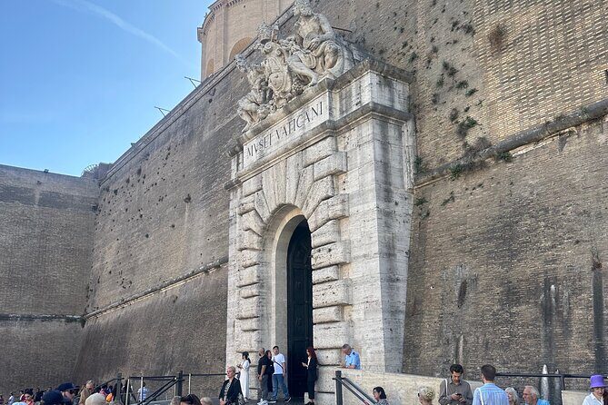Vatican Guided Tour with Sistine Chapel, Museum's & The Basilica - St. Peter’s Basilica in roughly 30 minutes: entry help and self-paced exploring