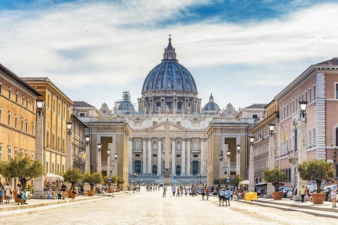 Vatican Museum and Sistine Chapel Guided Tour | Group Tour - Entering Vatican City: a quick orientation that sets the tone