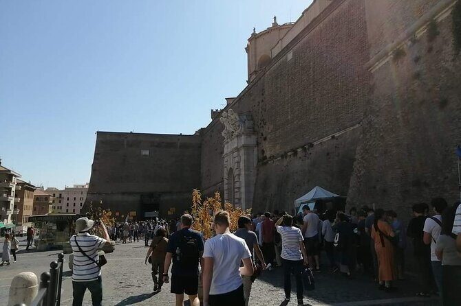 Vatican Museum ~ Sistine chapel Guided Tour Without Queue - Meeting at Via Germanico 36: where it starts and how the flow feels