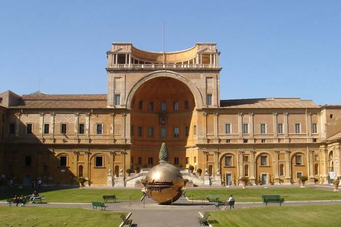 Vatican Museums and Sistine Chapel Skip the Line Tickets - The Sistine Chapel: your eyes have to compete with the crowd