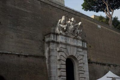 Vatican Museums and Sistine Chapel Tour with Basilica Access - Meeting up and getting through security without losing your morning