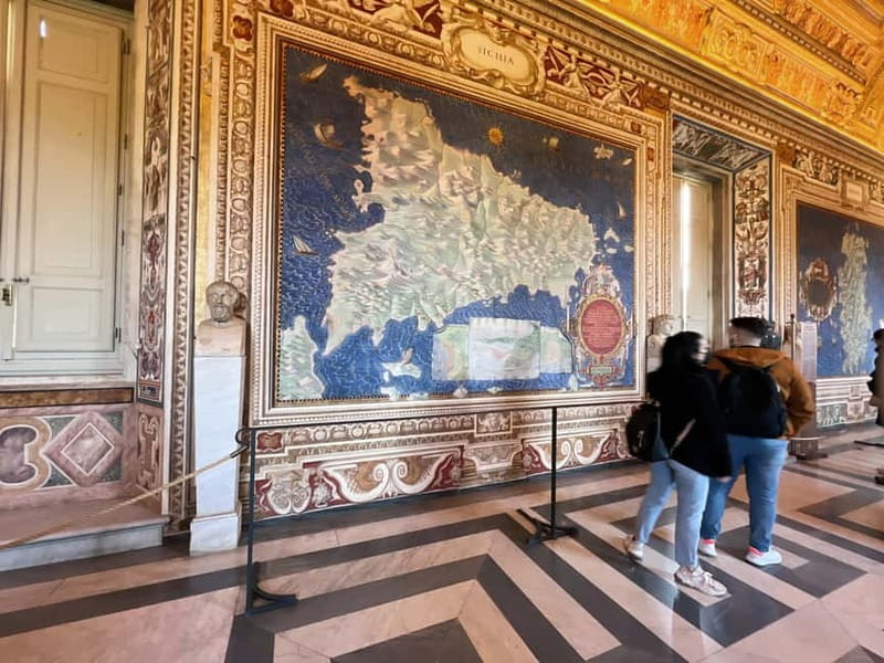 Vatican: Museums, Raphael & Sistine Chapel + Basilica Option - Meeting by the Vatican: how the tour starts smoothly