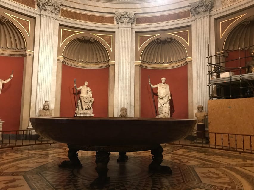 Vatican Museums & Sistine Chapel Fast-Track Ticket & 3H Bus - Raphael Rooms and his final resting place