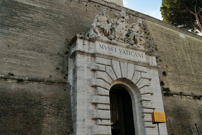Vatican museum's & Sistine Chapel Reserved Entrance - How to Have a Better Day Inside the Vatican