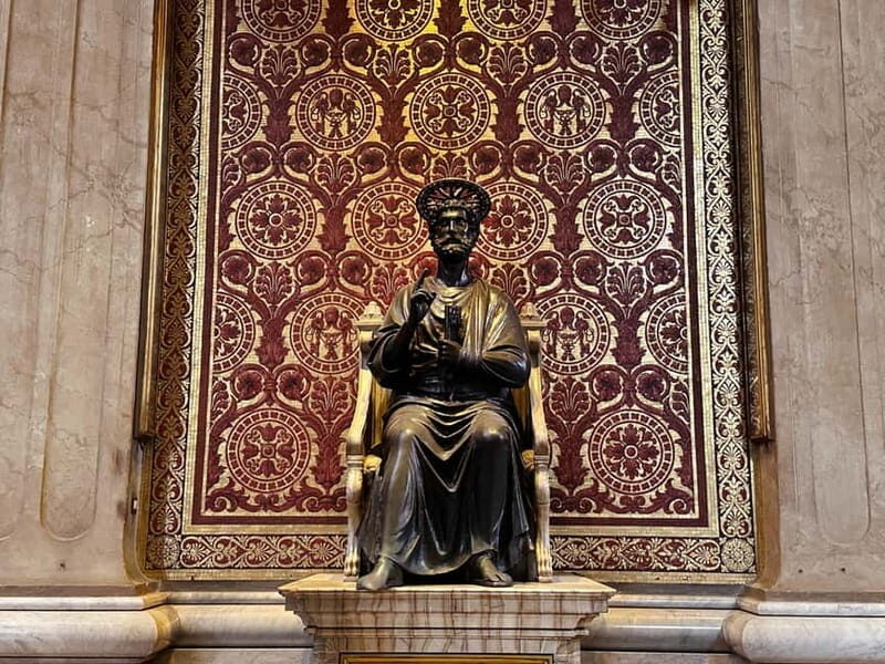 Vatican Museums Sistine Chapel & Saint Peter Basilica tour - St. Peter’s Basilica: Michelangelo’s Pietà and Bernini’s Baldachin