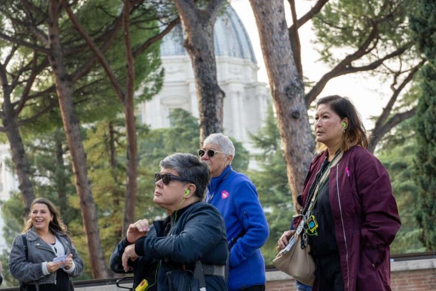 Vatican Museums & Sistine Chapel Skip-the-Ticket-Line Tour - Cortile del Belvedere: the starting “wow” moment