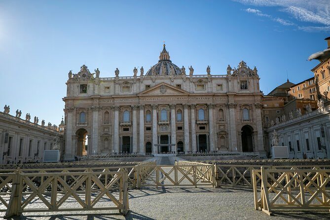 Vatican Museums, Sistine Chapel & St.Peter Basilica Private Tour - St. Peter’s Square wrap-up: Bernini’s statues and the chimney moment