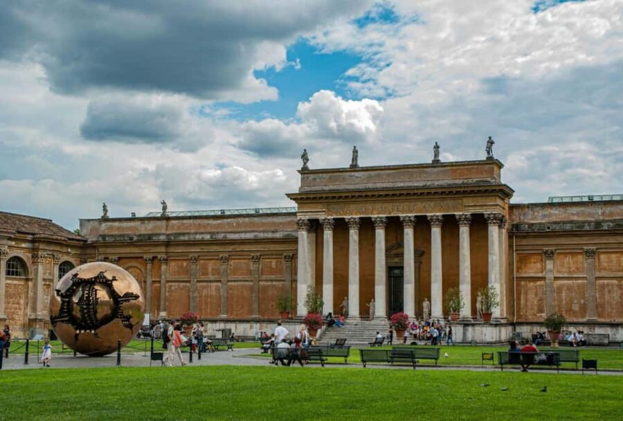 Vatican Museums & Sistine Chapel Tour with Optional Basilica - How the guide shapes the day (Antonio and Silvia as examples)