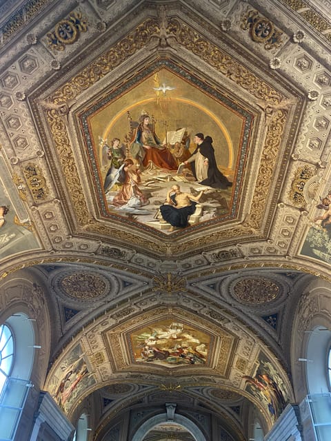 Vatican Museums, Sistine Chapel Tour with St Peter's Access - Check-In at Via Tunisi 5a: How the Tour Keeps Its Shape