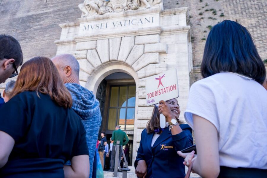 Vatican: Sistine Chapel and Vatican Museums Guided Tour - Chapel of Pio V: A Smaller Room With Big Meaning