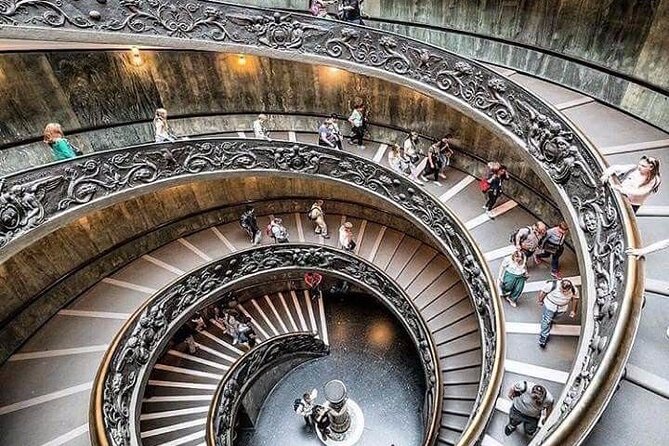 Vatican SKIP THE LINE Tickets - Ticket Pickup Near Public Transit and the First Security Hurdle