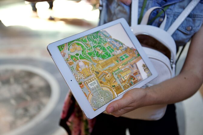 Vatican & St Peter's Basilica Tour: Unlock the Wonders - Guides who keep the pace sane: headset audio and real efficiency
