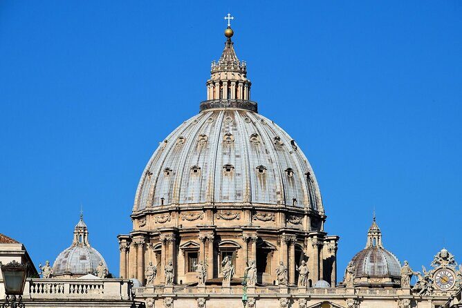 Vatican Tour: Museums, Raphael Rooms & Sistine Chapel - Why this Vatican Museums tour feels less overwhelming