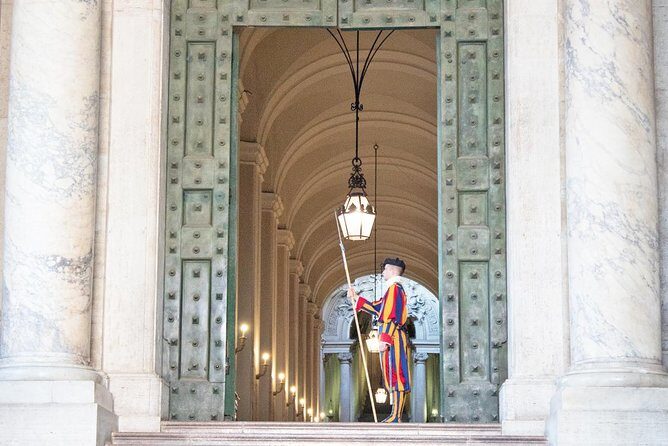Wheelchair Accessible Sistine Chapel & Vatican Private Tour for Disable Visitors - Cortile della Pigna: starting in the Pigna Courtyard